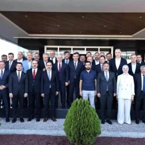 cumhurbaskani yardimcisi cevdet yilmaz konya sanayicileri ile bulustu OHtHm9BF