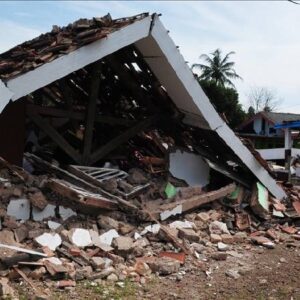 endonezyada 58 buyuklugunde deprem 29 kisi yaralandi Bq4PmlEN