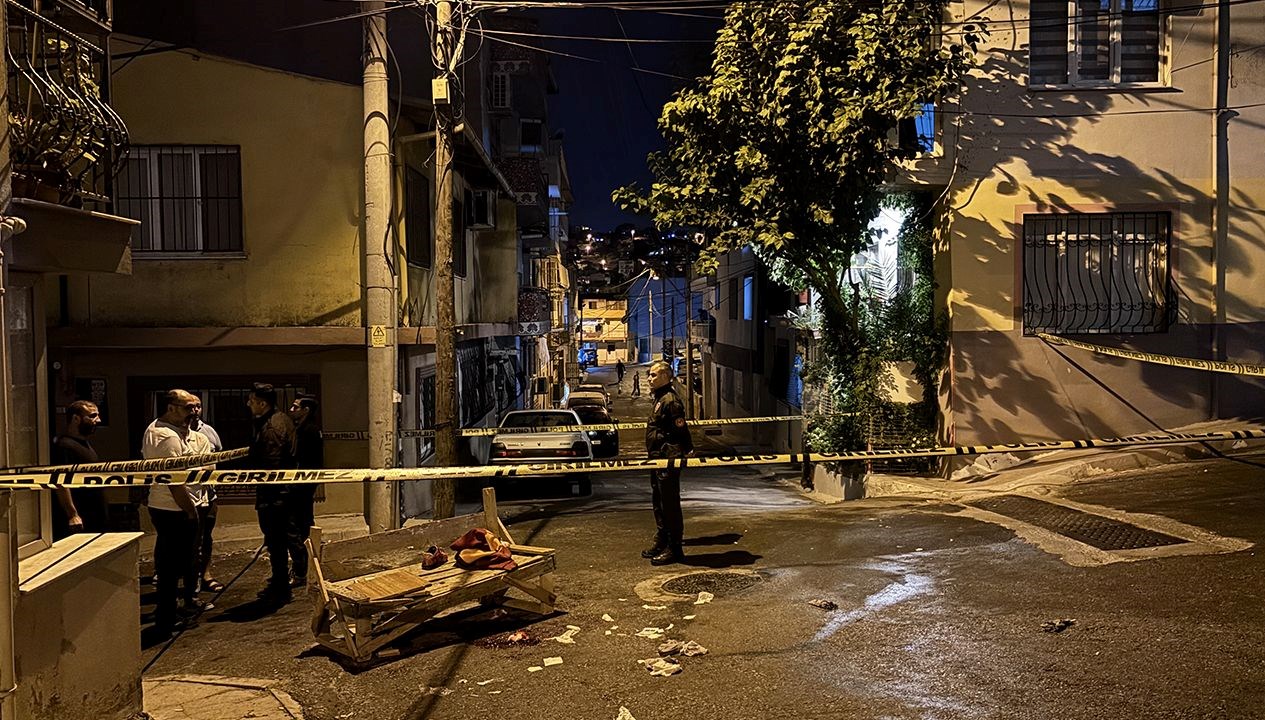 gece yarisi bicakla dehset sacti 1 olu 2 yarali fCWSyEUq