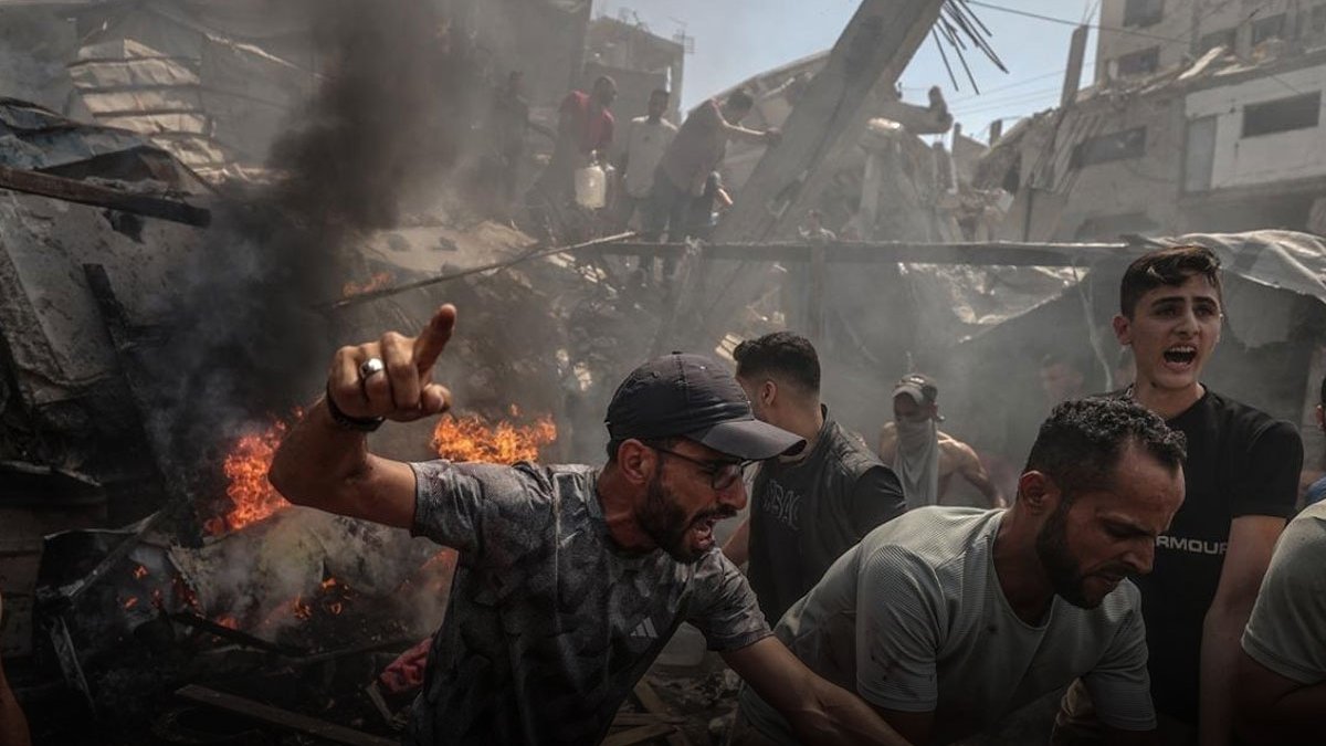 israil gazzede multeci kampini vurdu qjnlPwZm