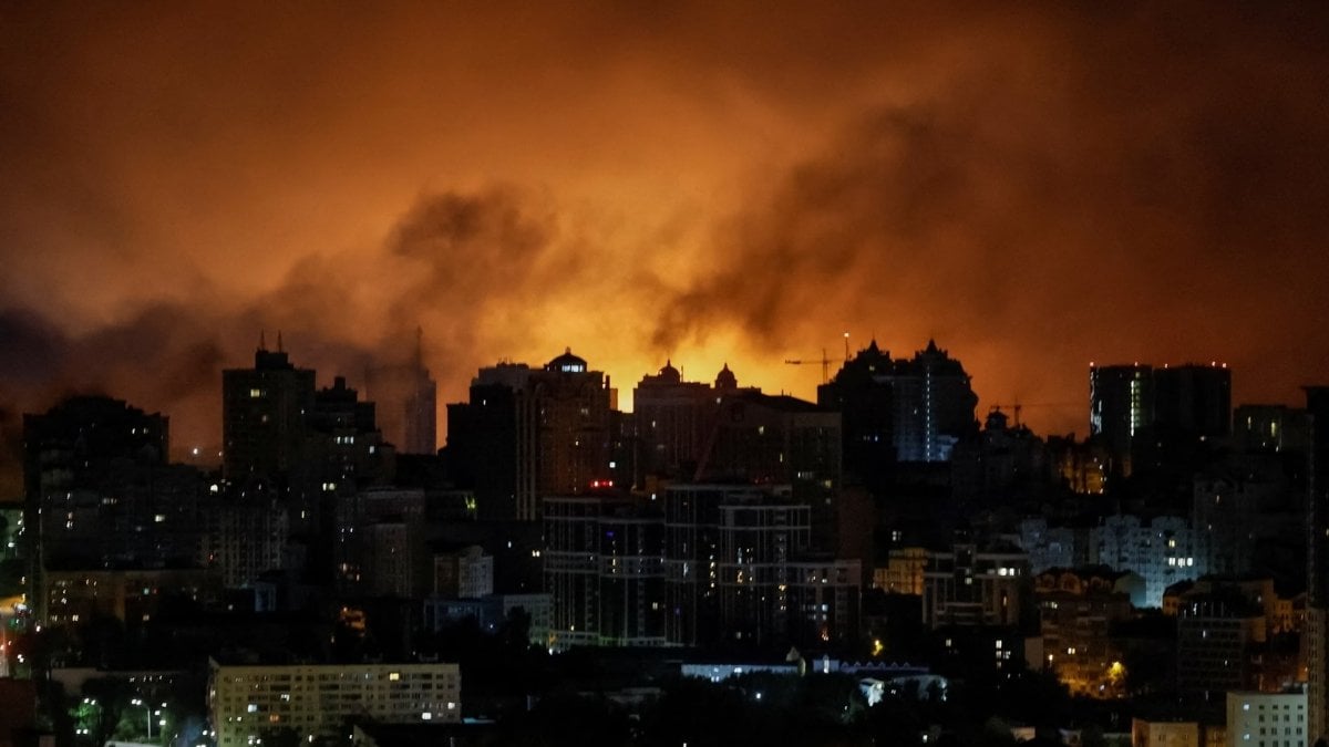 kiev alev alev rusya trumpa inat yine vurdu mZwYHD9s