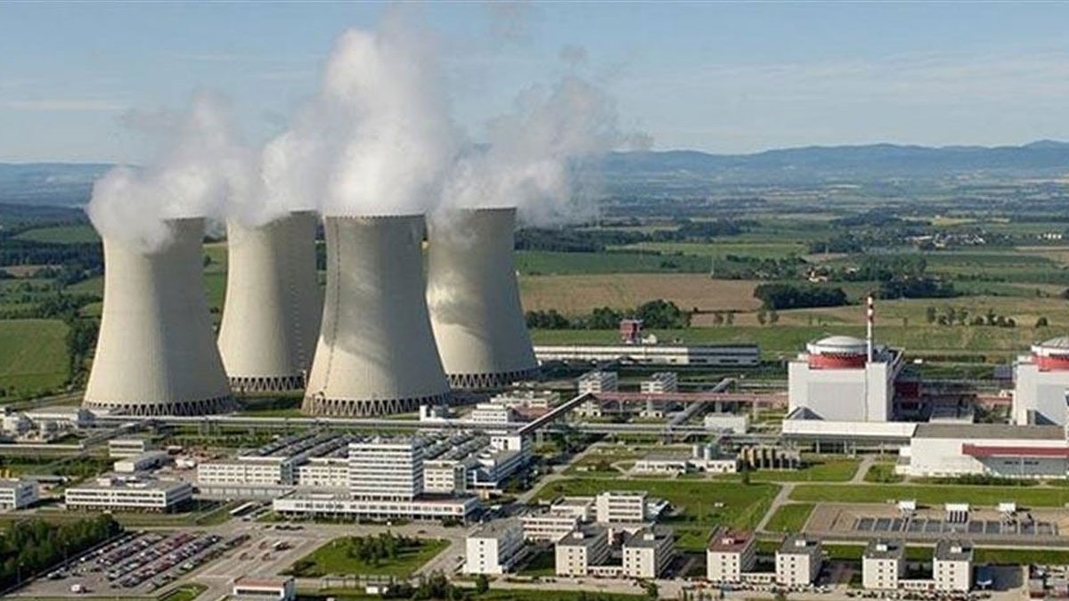 rusya ve iran anlasmayi imzaladi akkuyuyu yapan sirket 4 reaktor insa edecek vPJMvkbV