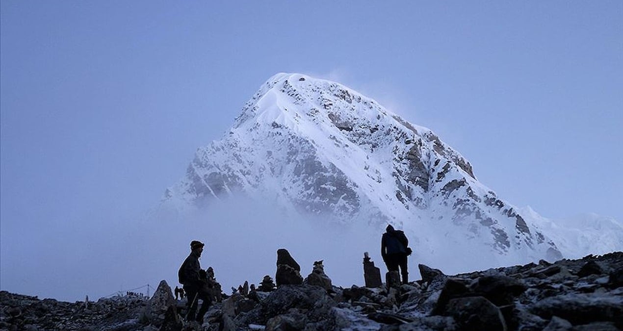 everest daginda bin kisi mahsur kaldi Hx6fyq3g
