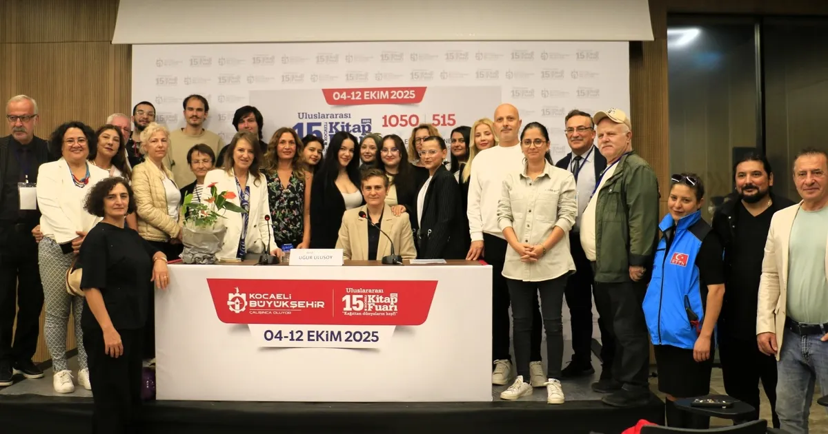 kocaeli kitap fuarinda yazarlar gecidi devam ediyor UqbSrQcS