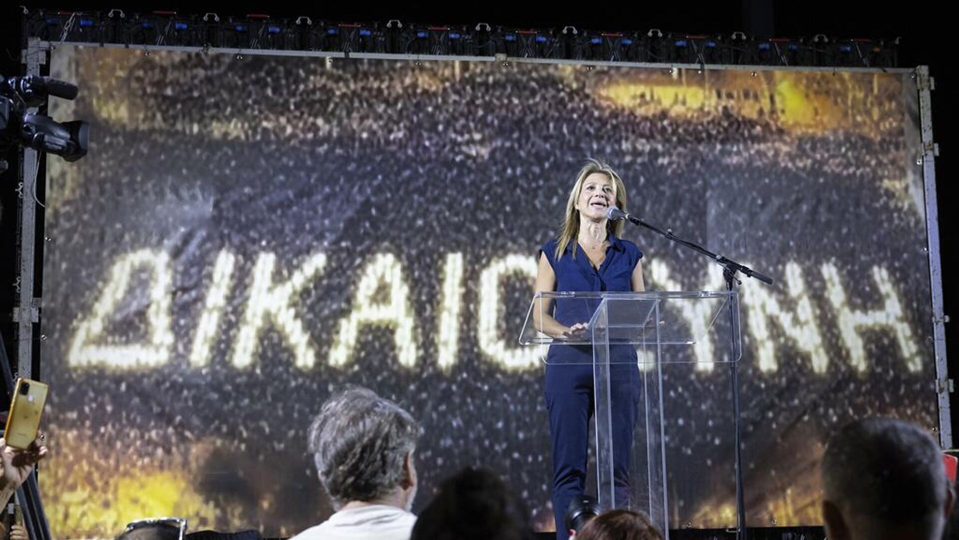 yunanistanda siyaseti sarsmasi beklenen anne maria karystianou p68gfIvZ.jpg