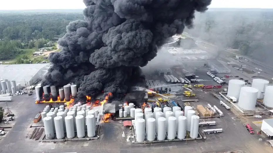 abdde 48 bin ton amonyak depolayan tesiste sizinti bolge tahliye edildi E1k4Vm7M.png