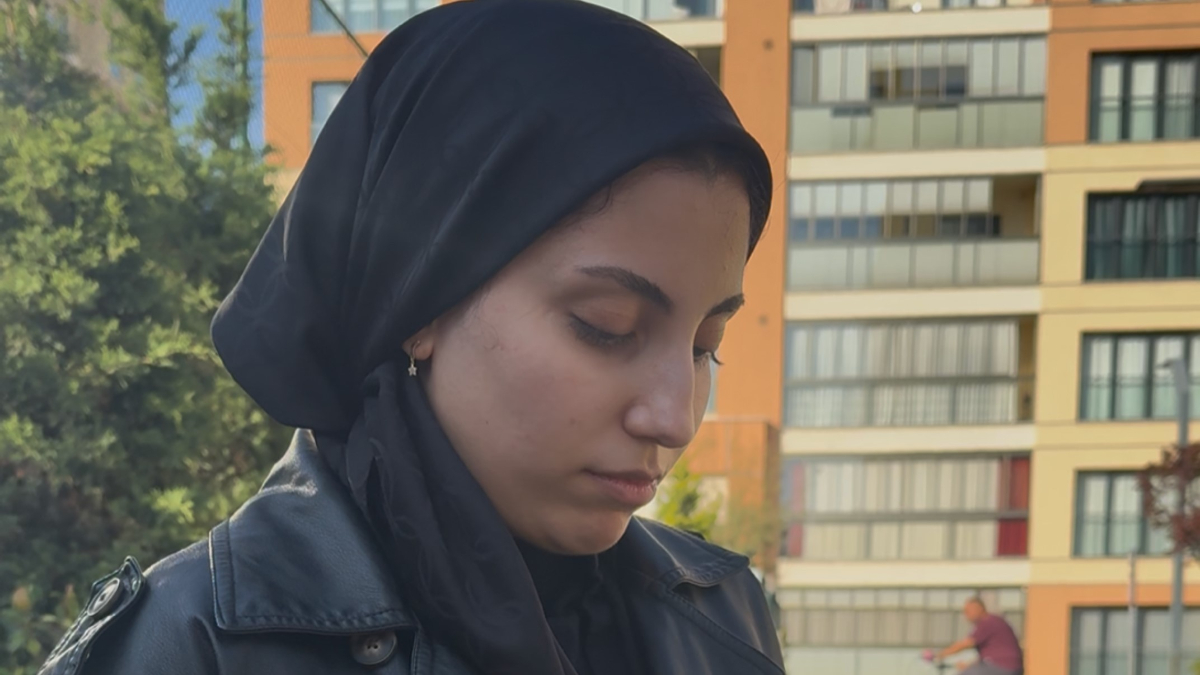 istanbulda basortulu ogrenciye hocasindan hakaret bu sekilde temizlikciye benziyorsun KIXQ4KYR.jpg