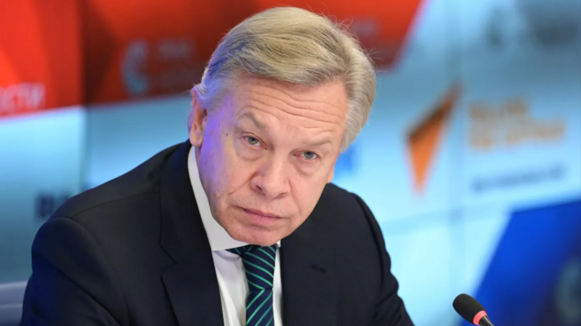 pu kov fransizlar macronun ulkeyi batirdigini dusunuyor vp26H1nb.png