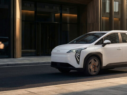 Savaşın ortasında yerli otomobil üretti, 830 bin TL fiyat belirlediler