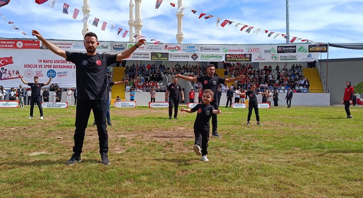 Haliç’te Gizemli Olay: Sırt Üstü Su Üstünde Bulunan Genç Kız